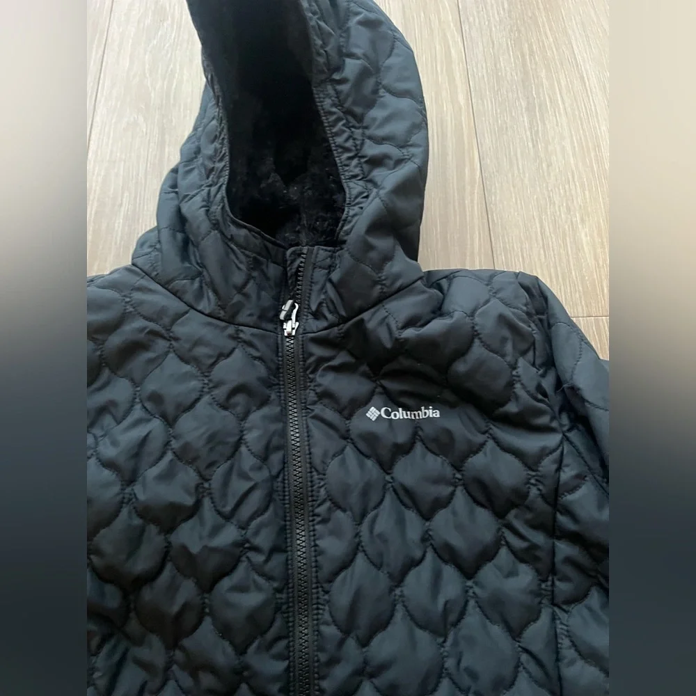 Columbia Black Quilted Hooded Jacket XL